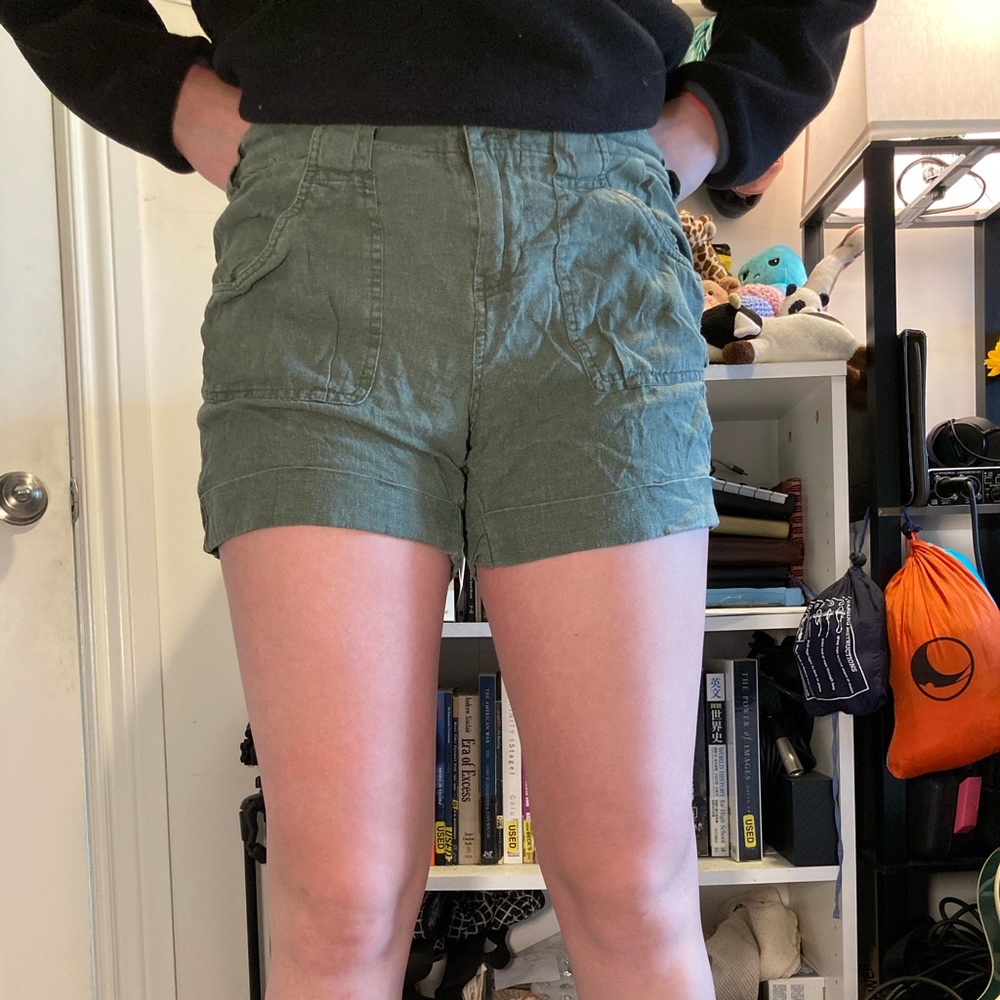 ARMY GREEN SHORTS